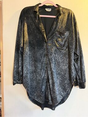 Clio vintage Black Floral Button-Front Blouse